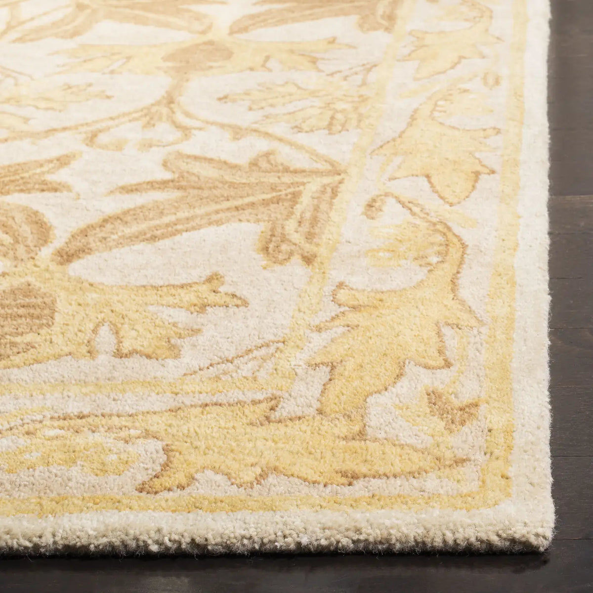 Safavieh Anatolia 5'-0" x 8'-0" Rug in Beige / Gold