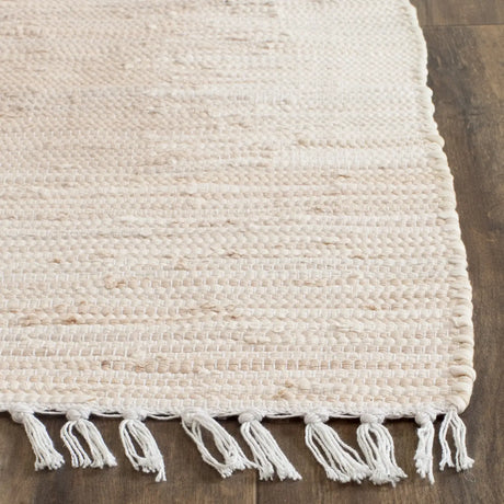 Safavieh Montauk 2'-3" x 7'-0" Rug in Beige