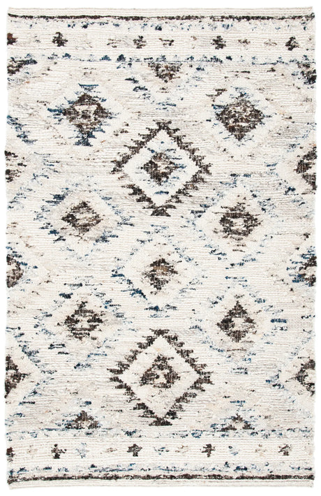 Safavieh Manhattan 4'-0" x 6'-0" Rug in Ivory / Charcoal