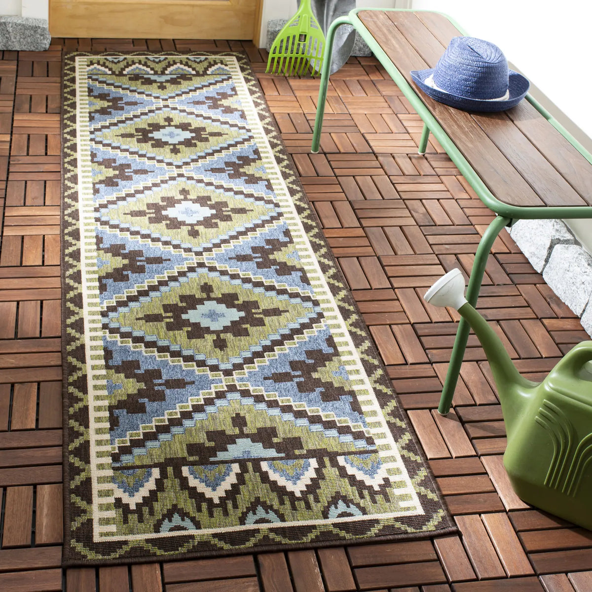 Safavieh Veranda 2'-3" x 10'-0" Rug in Green / Chocolate