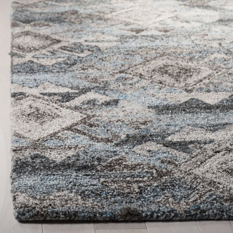 Safavieh Abstract 5'-0" x 8'-0" Rug in Grey / Black