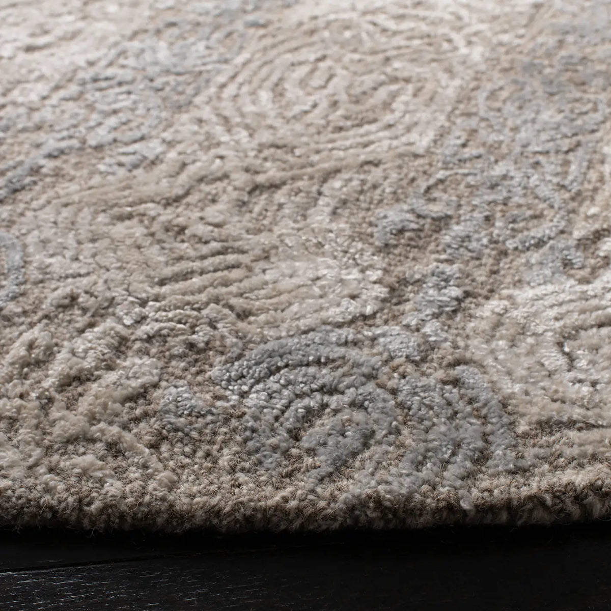 Safavieh Glamour 6'-0" x 6'-0" Rug in Grey / Ivory