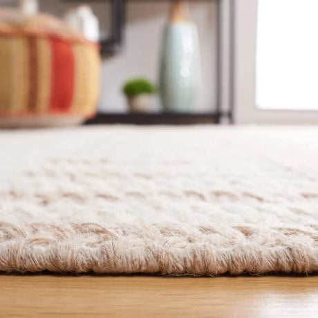 Safavieh Natura 4'-0" x 6'-0" Rug in Ivory / Taupe