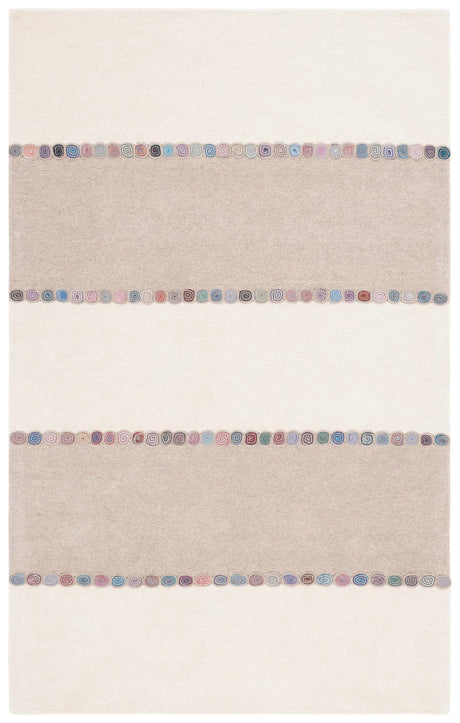 Safavieh Fifth Avenue 4'-0" x 6'-0" Rug in Ivory / Beige