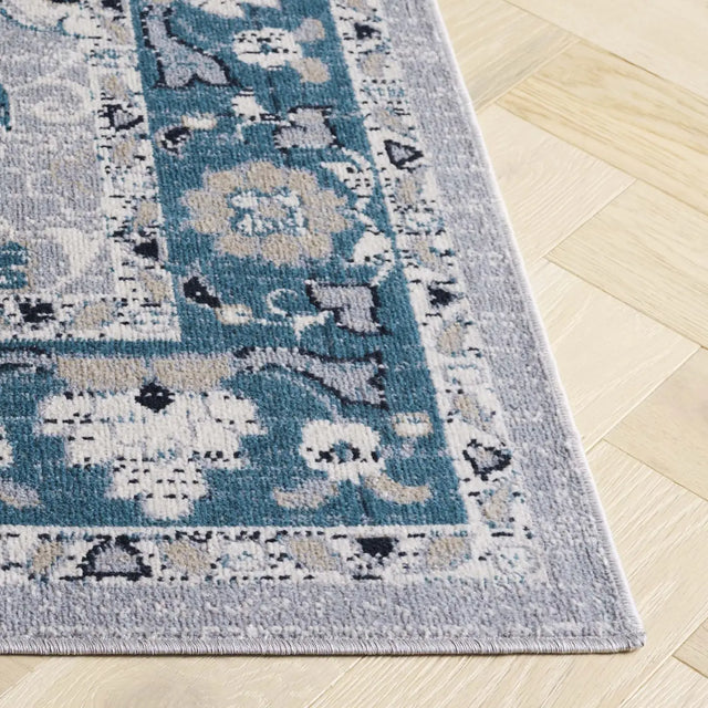 Safavieh Bayside 4'-0" x 6'-0" Rug in Blue / Grey