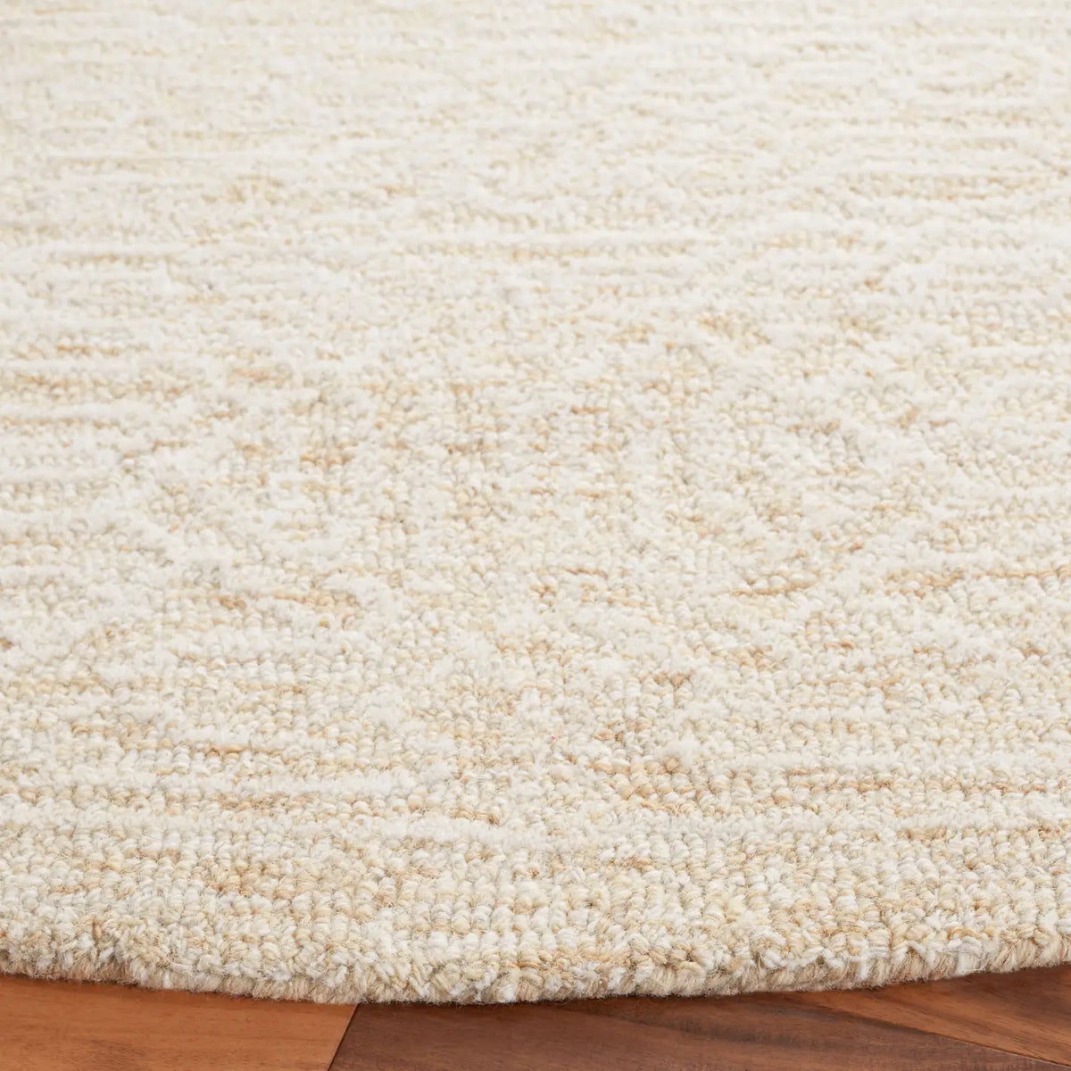 Safavieh Ebony 6'-0" x 6'-0" Rug in Gold / Ivory