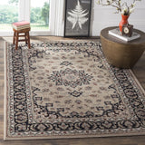 Safavieh Lyndhurst 4'-0" x 6'-0" Rug in Cream / Anthracite