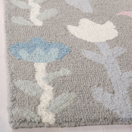 Safavieh Safavieh Kids 5'-0" x 8'-0" Rug in Grey / Pink