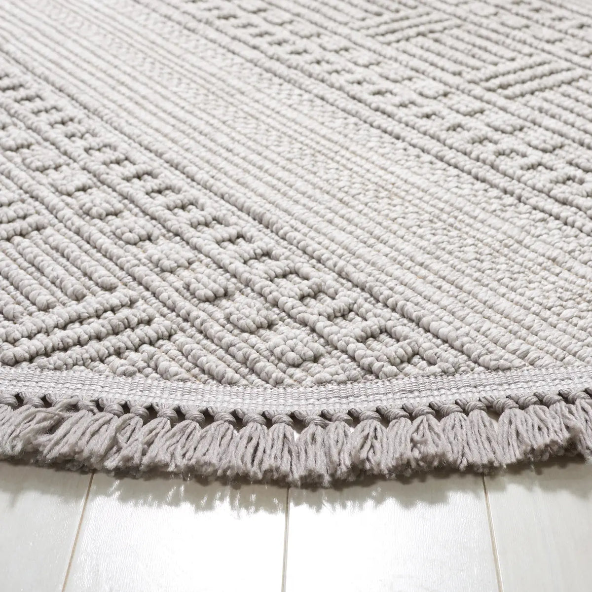Safavieh Camden 5'-3" x 5'-3" Rug in Grey