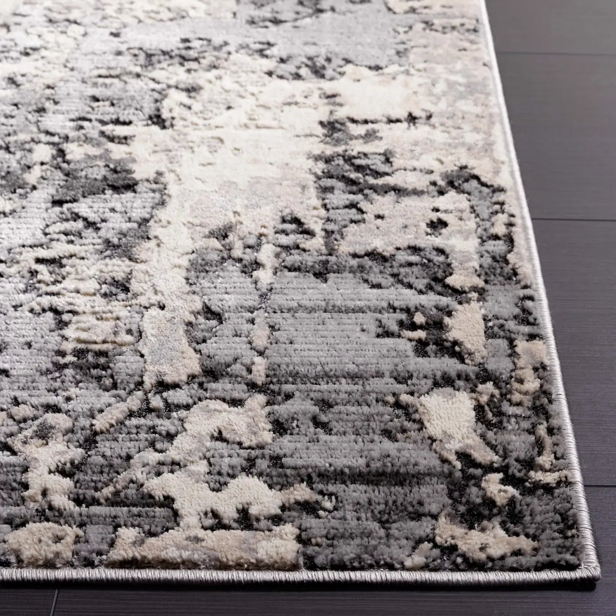 Safavieh Whisper 4'-0" x 6'-0" Rug in Grey / Light Beige