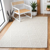 Safavieh Marbella 4'-0" x 6'-0" Rug in Ivory