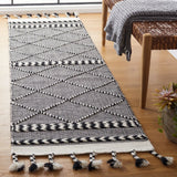 Safavieh Casablanca 2'-3" x 8'-0" Rug in Black / Ivory
