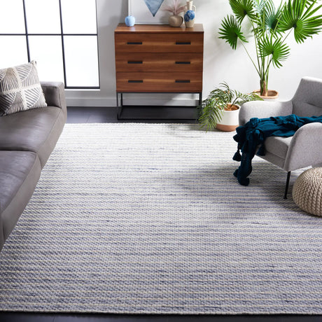 Safavieh Marbella 6'-0" x 9'-0" Rug in Blue / Ivory
