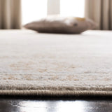 Safavieh Isabella 4'-0" x 6'-0" Rug in Cream / Beige