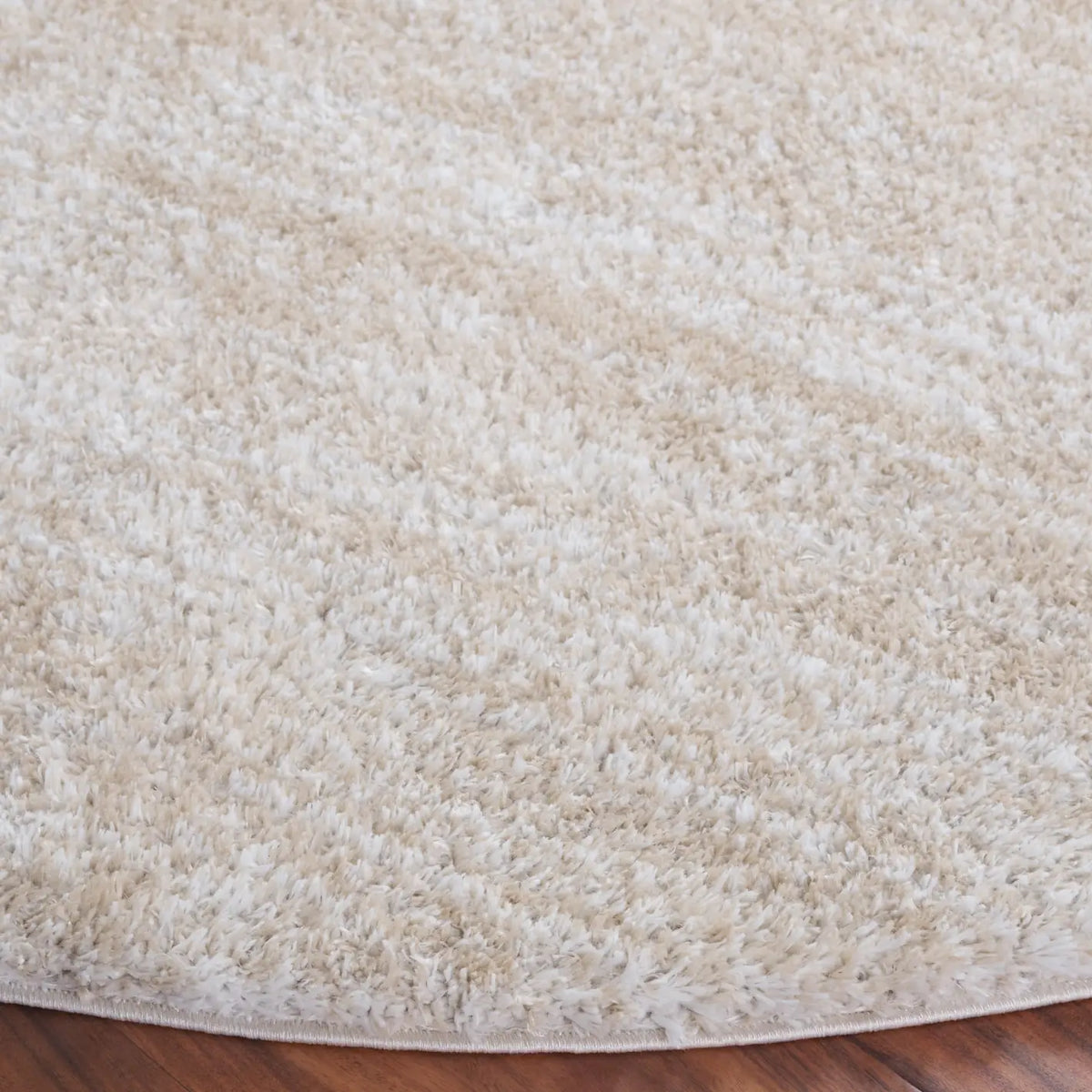 Safavieh Tahoe Shag 6'-7" x 6'-7" Rug in Ivory / Gold