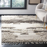 Safavieh Kenya 4'-0" x 6'-0" Rug in Ivory / Grey
