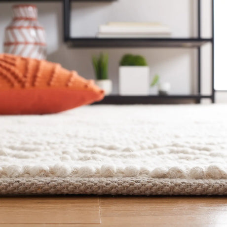 Safavieh Natura 4'-0" x 6'-0" Rug in Ivory