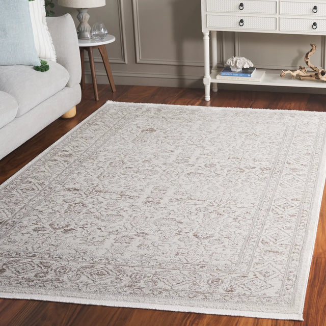 Safavieh Diamond 5'-3" x 7'-6" Rug in Ivory / Grey