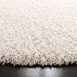 Safavieh Evolution Shag 500 6'-7" x 6'-7" Rug in Ivory
