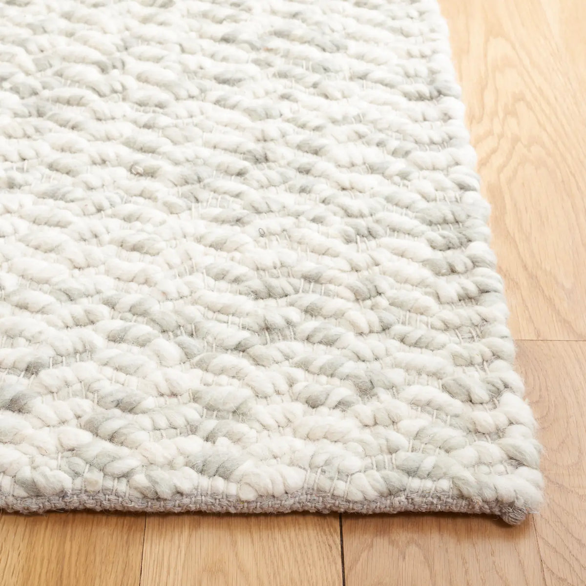 Safavieh Natura 4'-0" x 6'-0" Rug in Green / Ivory