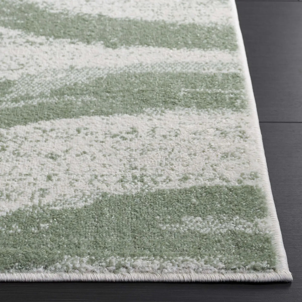 Safavieh Adirondack 4'-0" x 6'-0" Rug in Ivory / Sage