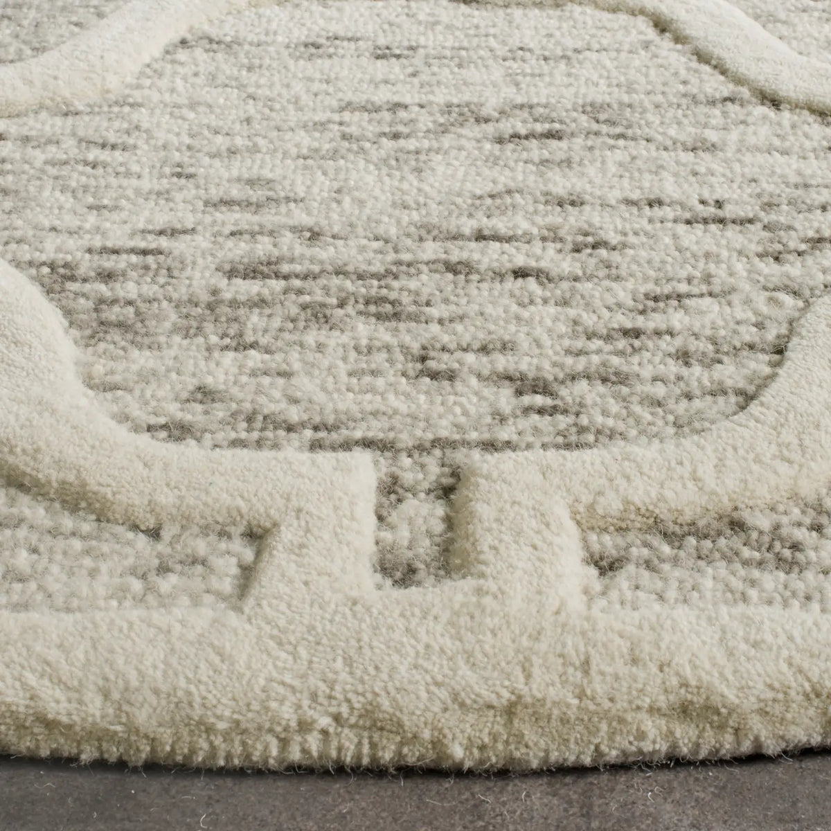 Safavieh Cambridge 6'-0" x 6'-0" Rug in Light Brown / Ivory