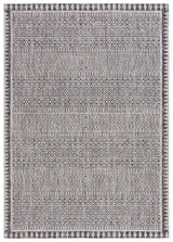 Safavieh Courtyard 5'-3" x 7'-7" Rug in Black / Beige