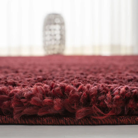 Safavieh August Shag 900 4'-0" x 6'-0" Rug in Burgundy