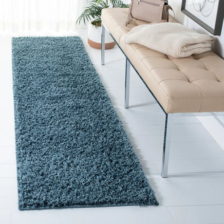 Safavieh Venus Shag 500 2'-2" x 10'-0" Rug in Blue