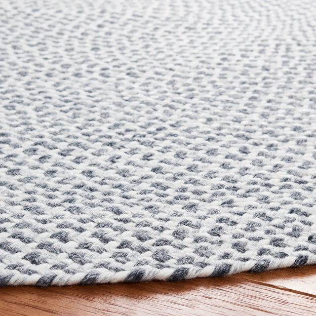 Safavieh Braided 5'-0" x 5'-0" Rug in Grey / Ivory