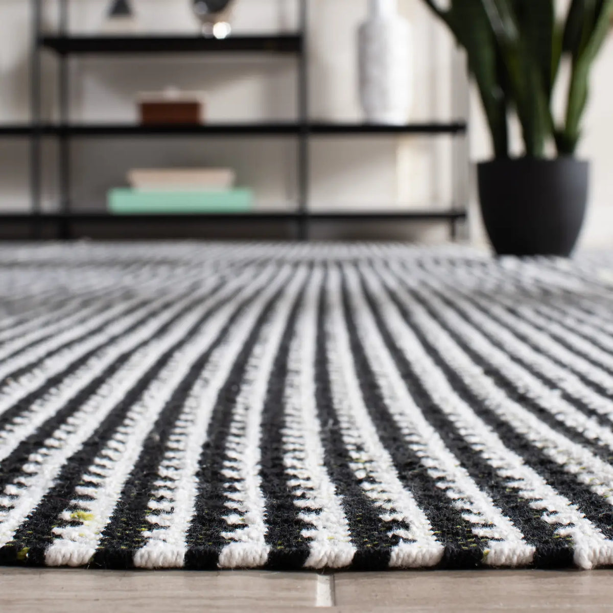 Safavieh Montauk 8'-0" x 10'-0" Rug in Lime / Multi