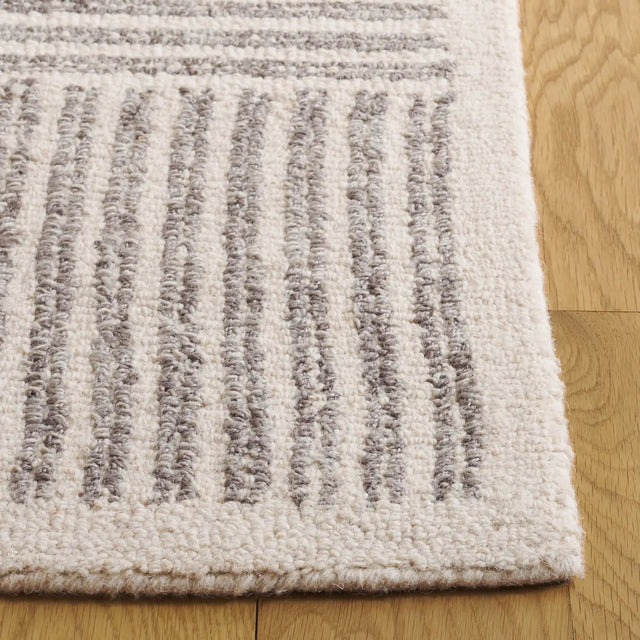 Safavieh Abstract 4'-0" x 6'-0" Rug in Ivory / Grey