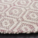 Safavieh Marbella 6'-0" x 6'-0" Rug in Pink / Ivory
