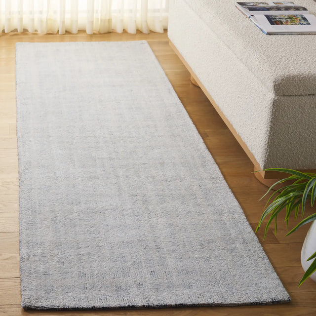 Safavieh Restoration Vintage 2'-3" x 8'-0" Rug in Navy / Ivory