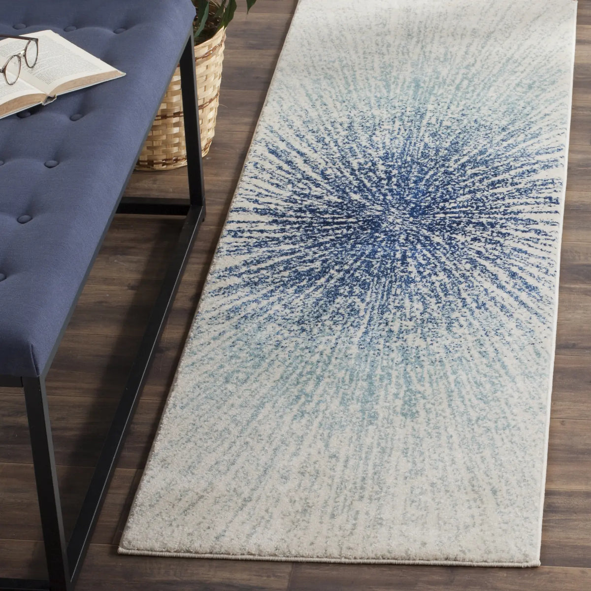 Safavieh Evoke 2'-2" x 11'-0" Rug in Royal / Ivory