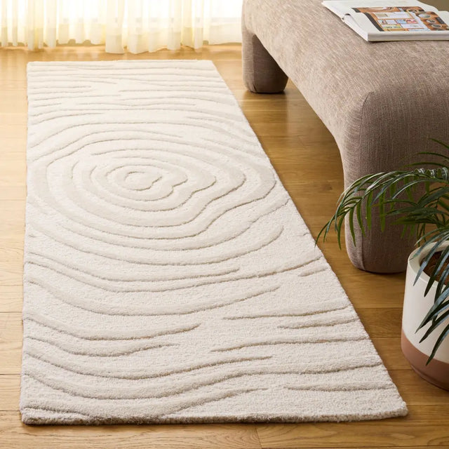 Safavieh Glamour 2'-3" x 8'-0" Rug in Ivory