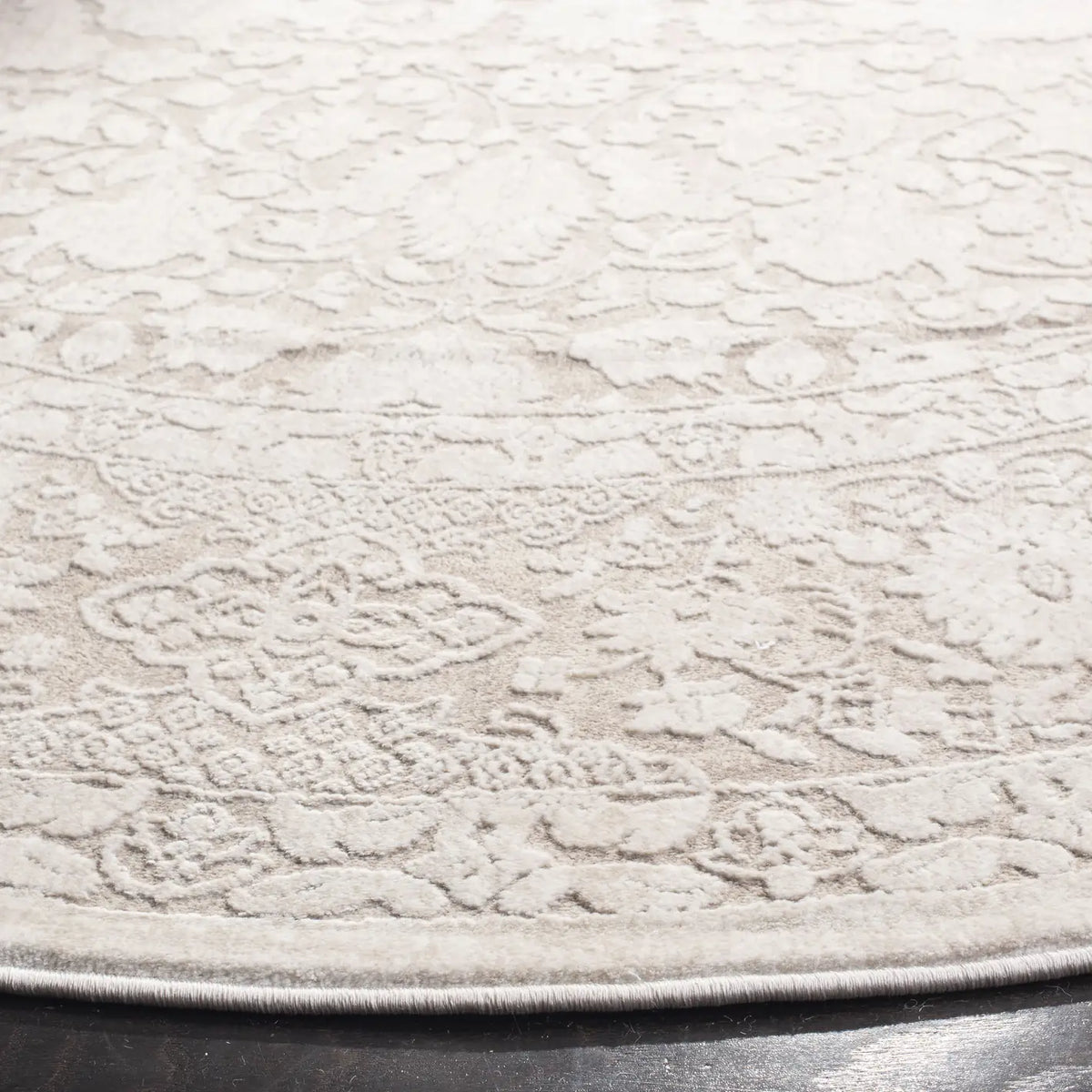 Safavieh Reflection 5'-0" x 5'-0" Rug in Beige / Cream