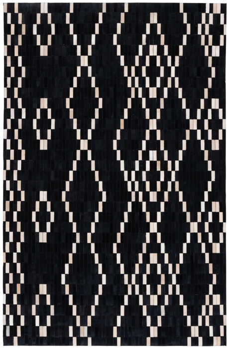 Safavieh Studio Leather 4'-0" x 6'-0" Rug in Black / Beige