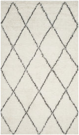 Safavieh Kenya 5'-0" x 8'-0" Rug in Ivory / Grey