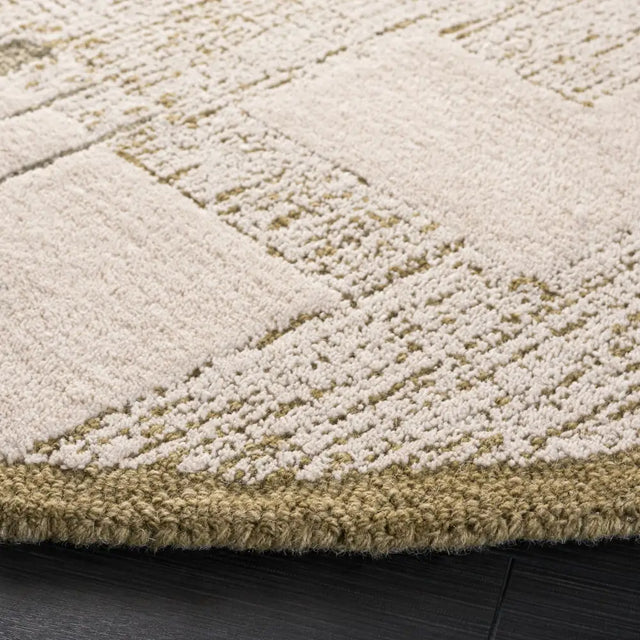 Safavieh Harvest 6'-0" x 6'-0" Rug in Green / Ivory