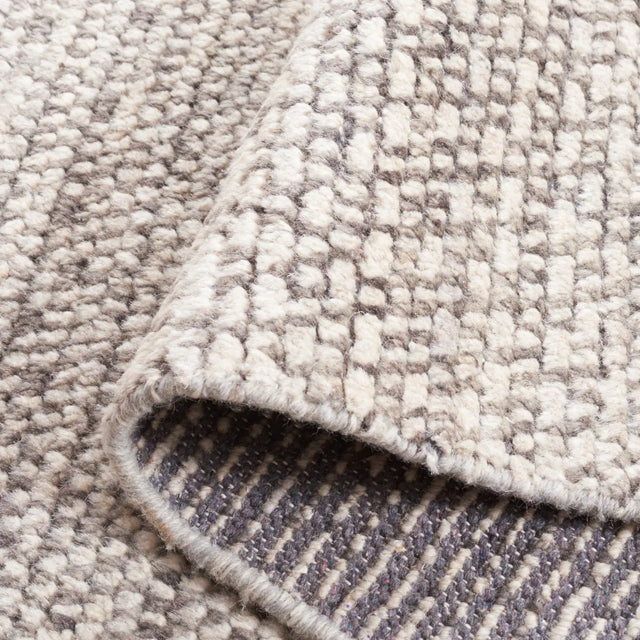 Safavieh Nomad 6'-0" x 9'-0" Rug in Grey / Ivory