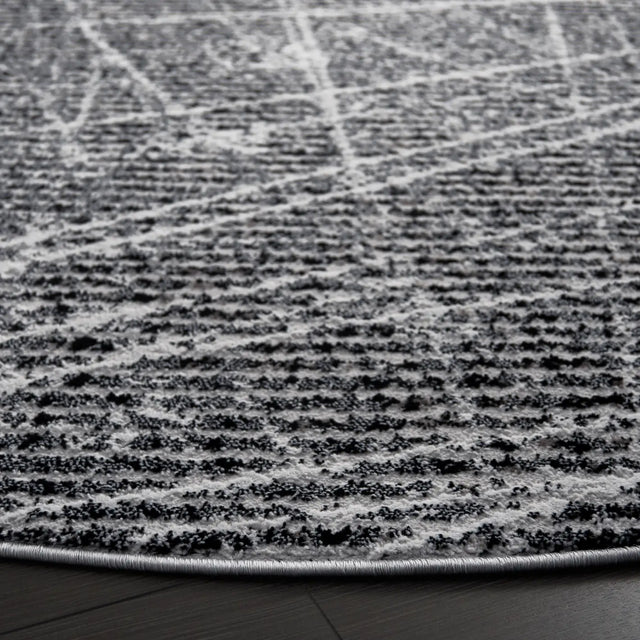 Safavieh Mila 6'-7" x 6'-7" Rug in Ivory / Grey Black