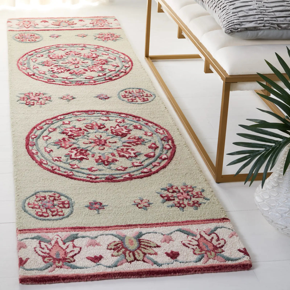 Safavieh Bellagio 2'-3" x 8'-0" Rug in Sage / Ivory