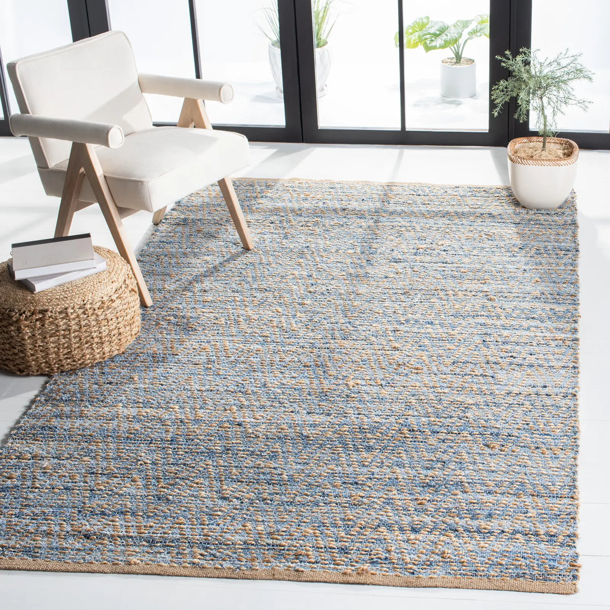 Safavieh Cape Cod 4'-0" x 6'-0" Rug in Natural / Blue