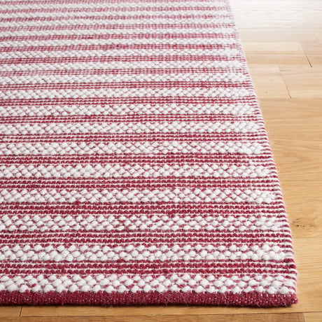Safavieh Natura 4'-0" x 6'-0" Rug in Ivory / Red