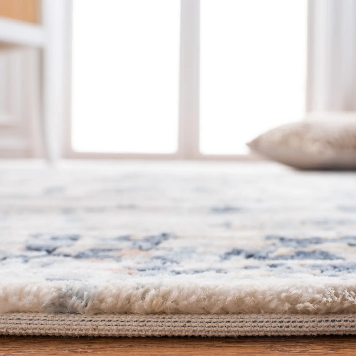 Safavieh Martha Stewart 4'-0" x 6'-0" Rug in Cream / Beige
