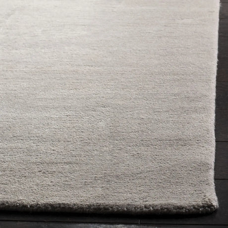 Safavieh Tibetan 5'-0" x 8'-0" Rug in Cream / Stone