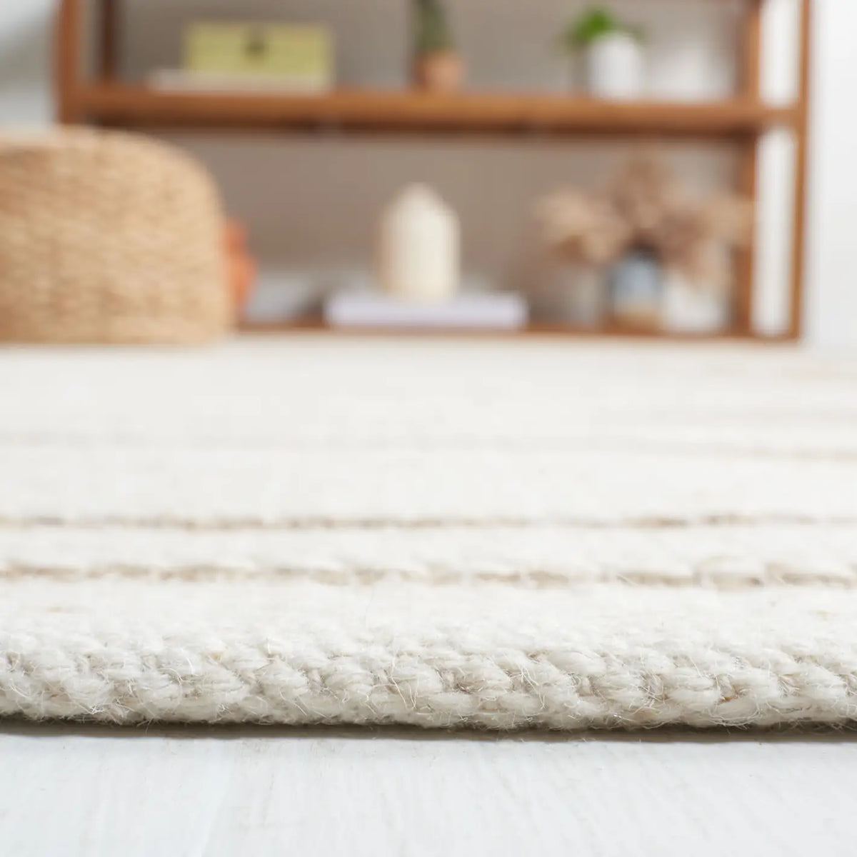 Safavieh Natural Fiber 4'-0" x 6'-0" Rug in Natural / Ivory