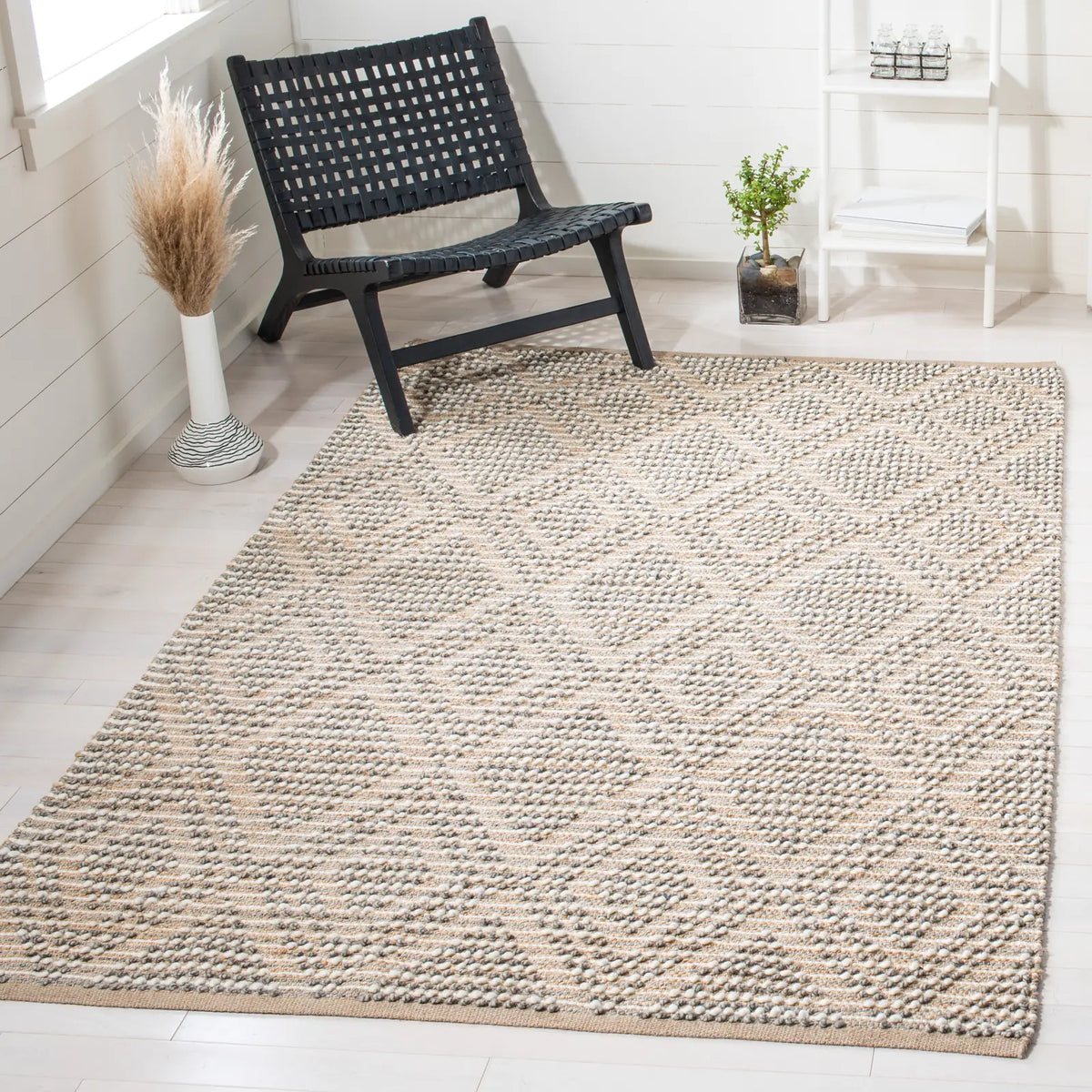 Safavieh Natura 4'-0" x 6'-0" Rug in Natural / Grey