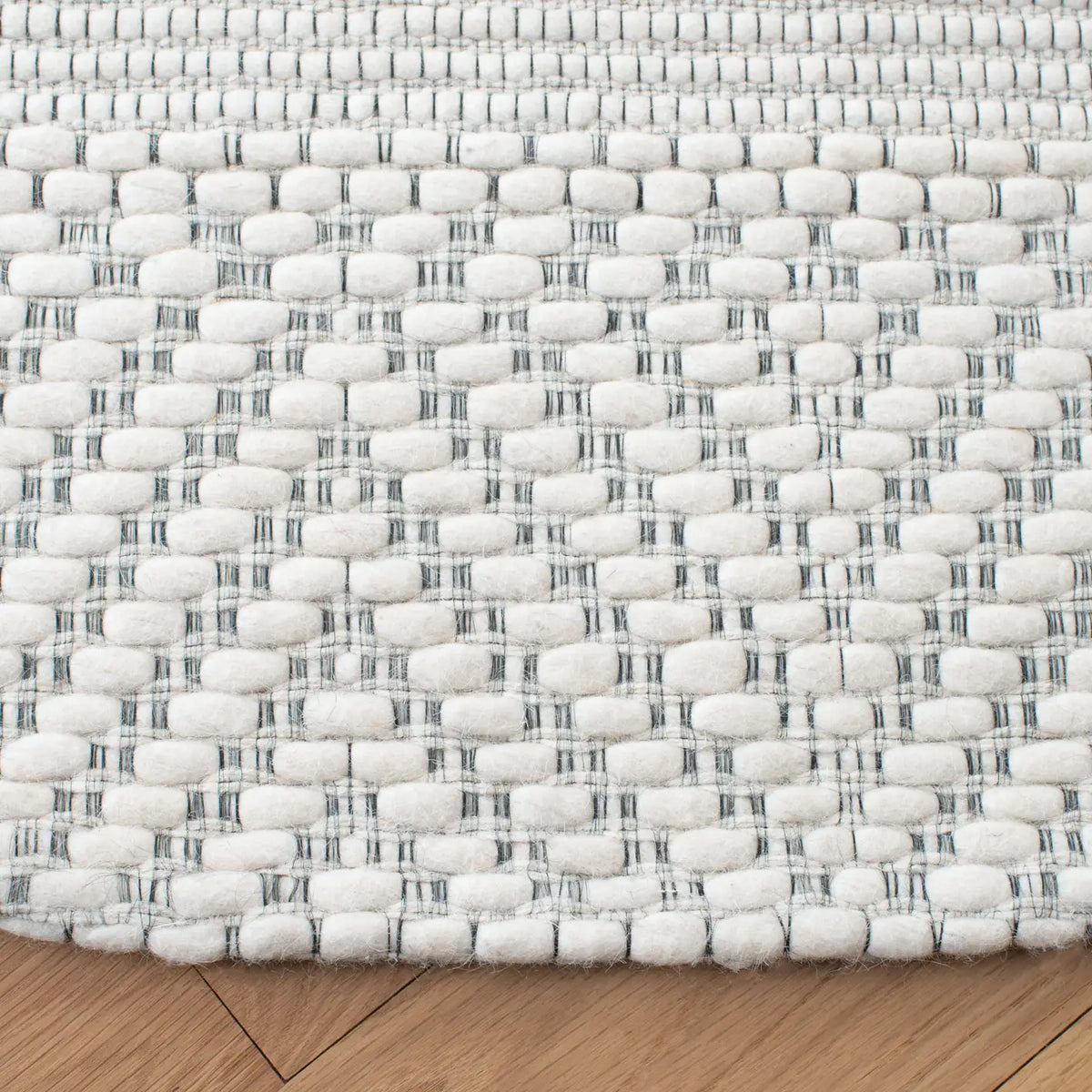 Safavieh Marbella 7'-0" x 7'-0" Rug in Ivory